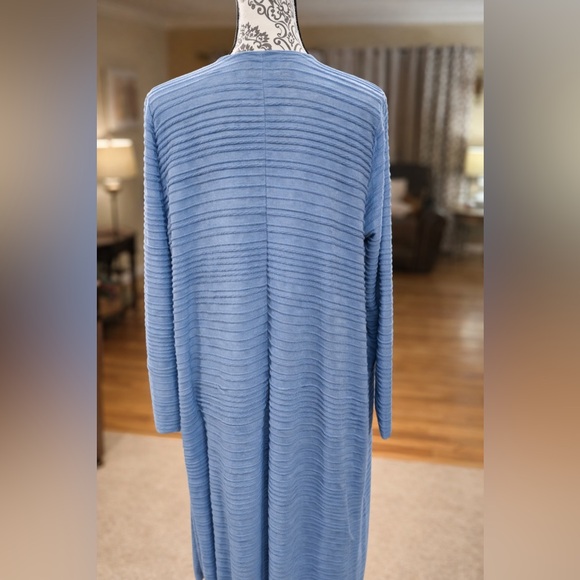 LuLaRoe Blue Textured Cardigan Preloved - Picture 2 of 3